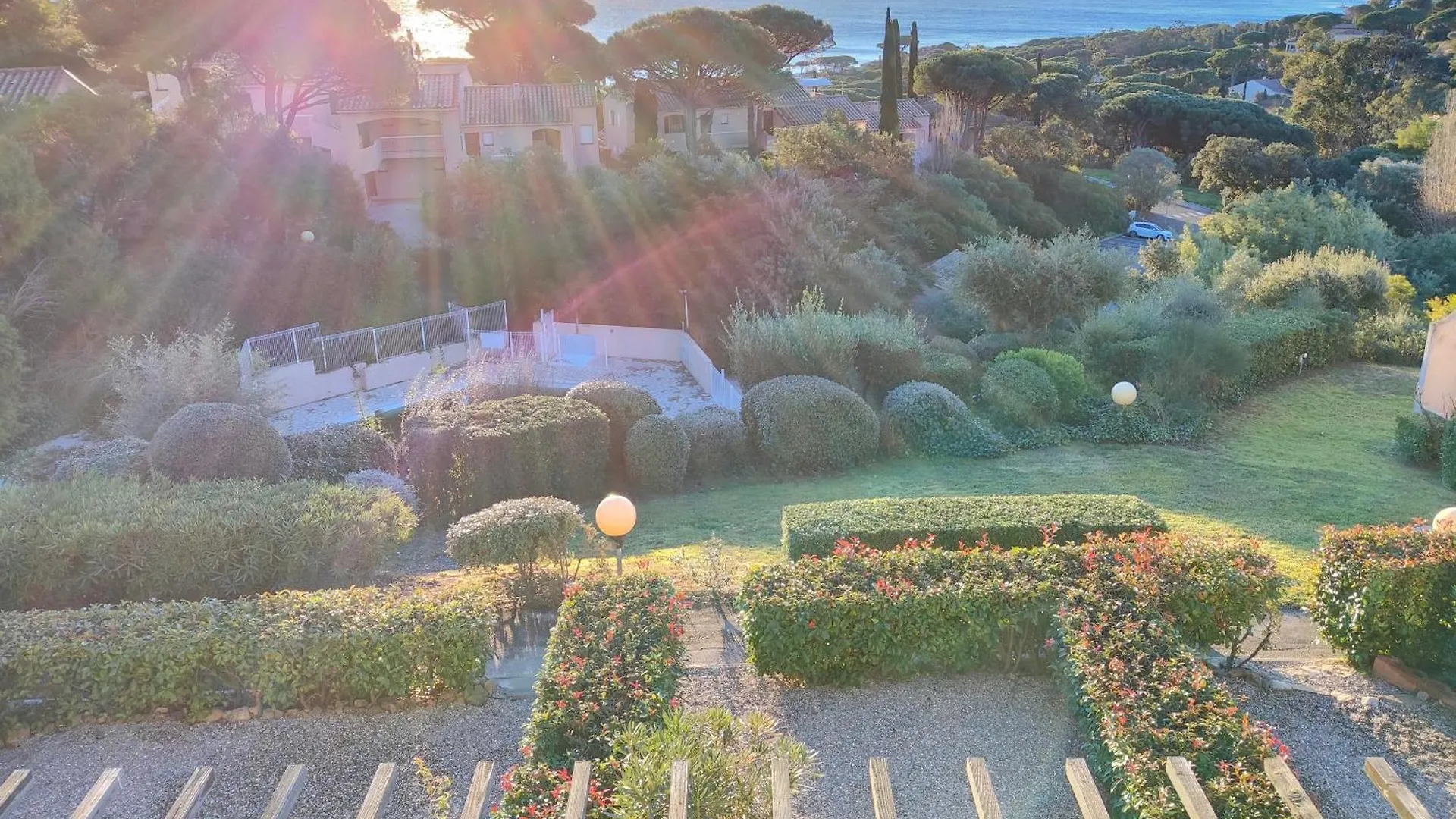 Charmant Studio Avec Terrasse Et Vue Mer Exceptionnelle Sainte-Maxime 0*,