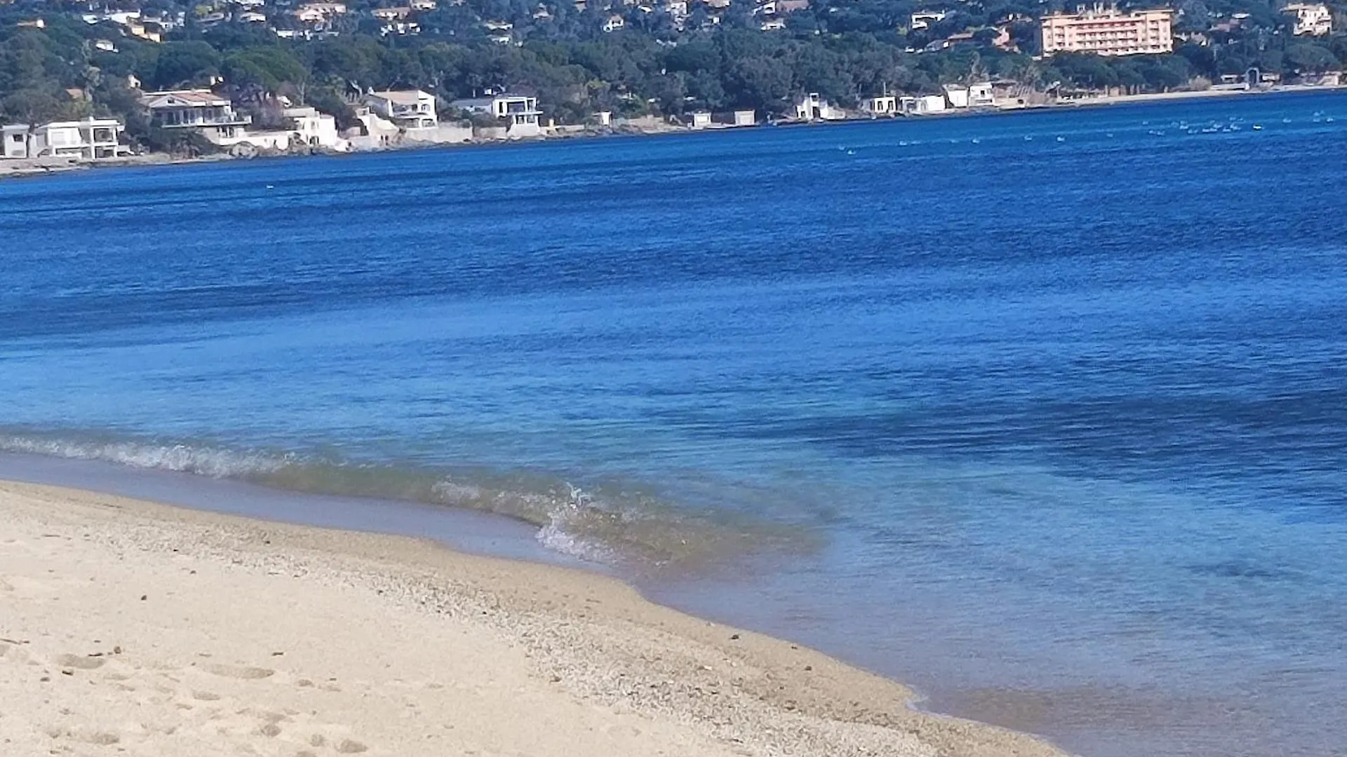 Appartement Charmant Studio Avec Terrasse Et Vue Mer Exceptionnelle Sainte-Maxime